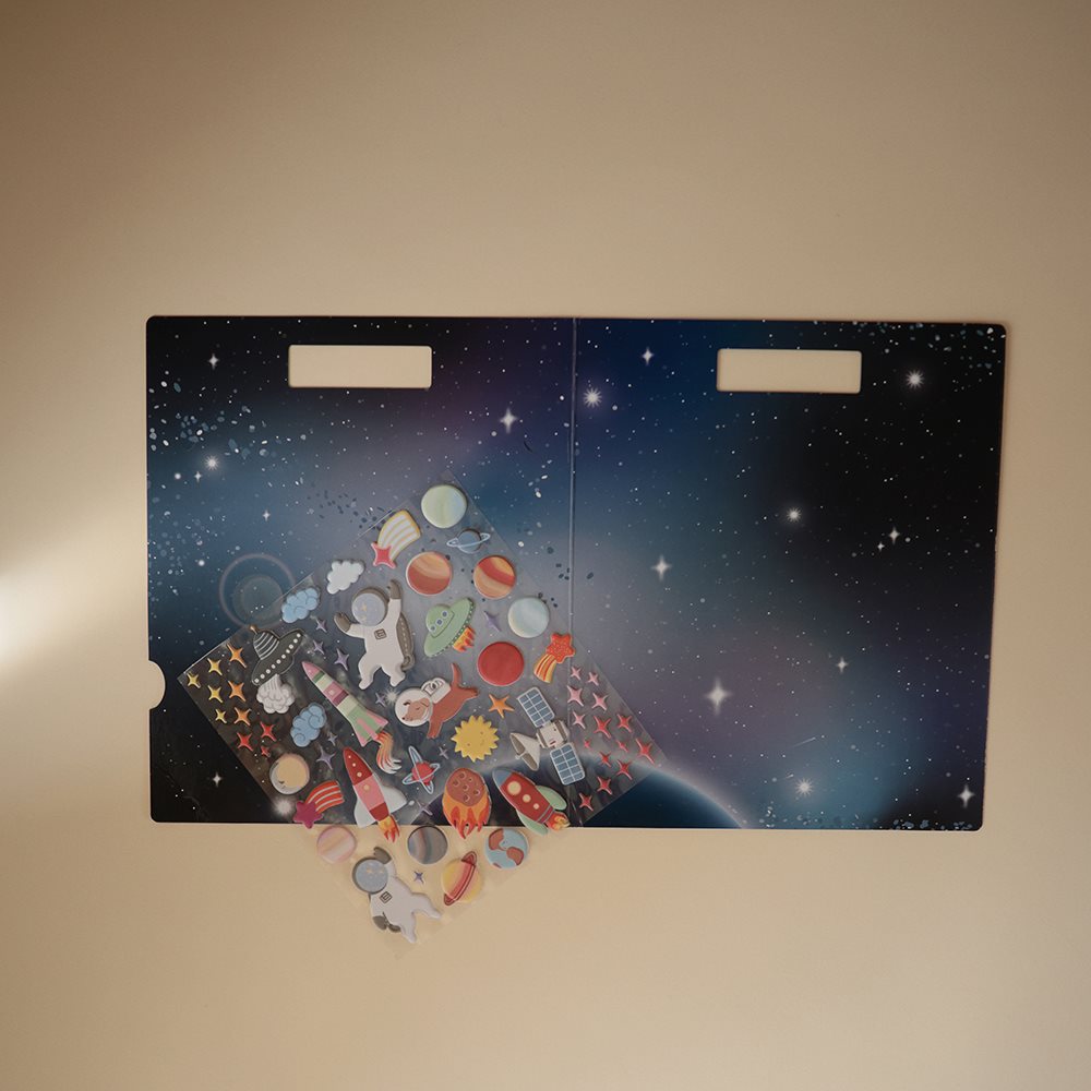 Mushie Gjenbrukbart klistremerkesett Space